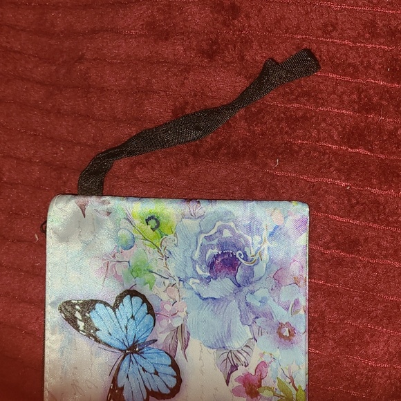 Gorgeous butterfly pouch wristlet bag - Picture 2 of 8